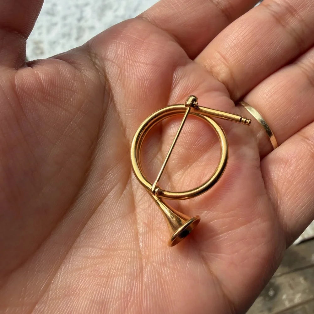 Vintage Napier Musical Instrument Bugle Horn Brooch Gold Tone Pin